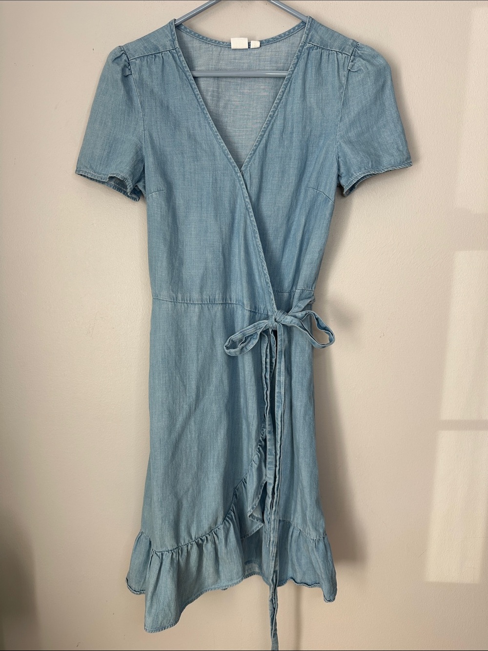 Gap Light Blue Wrap Dress with Ruffle Hem size XS